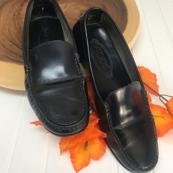 Tod's Shoes - Tods Navy Blue Classic Leather Driving Loafer